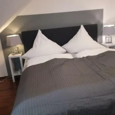 Ferienwohnung Mit 2 Schlafzimmern Und Parkplatz Erfurt Exterior photo