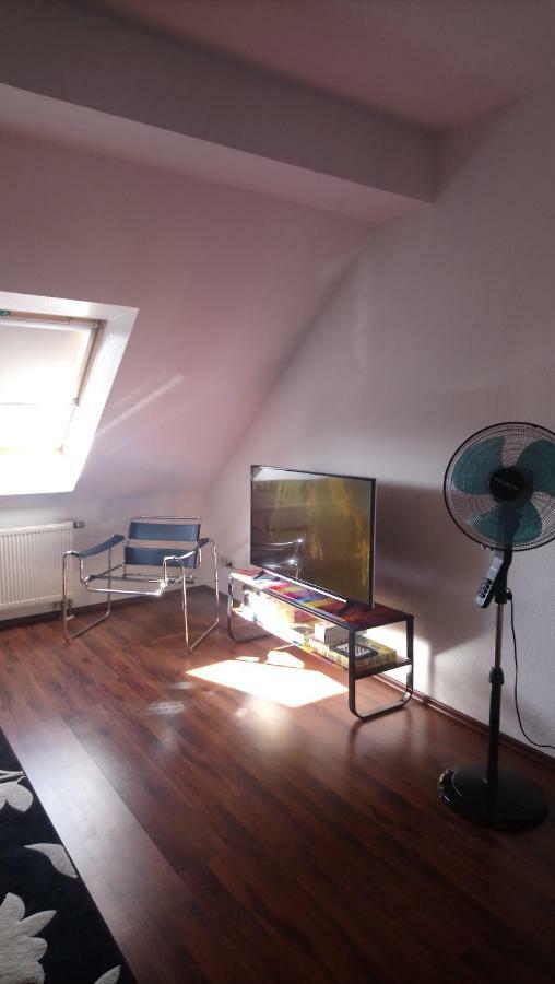 Apartment Mit 2 Schlafzimmern Und Parkplatz