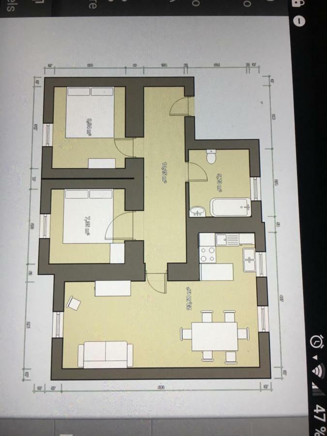 Mit 2 Schlafzimmern Und Parkplatz Apartment